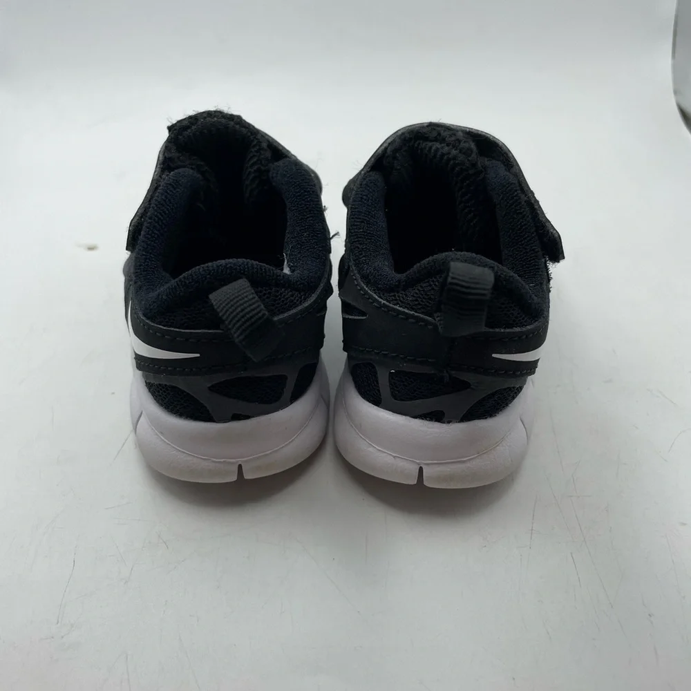 Nike Free Run 2 babies black suede sneakers size 5C